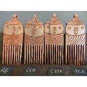 Sculpture peigne Africain case bois marron ébène de luxe 