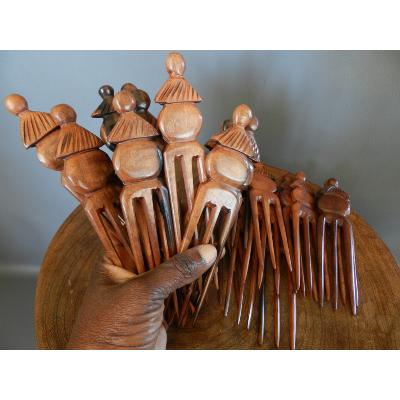 Pic à cheveux en bois sculpté case Africaine 3 dents ébène 